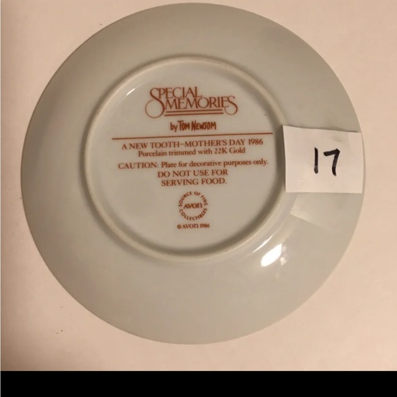 Avon VTG PLATE 5” Special memories by Tom Newsom 1986 Porcelain 22K gold trim - Picture 2 of 3